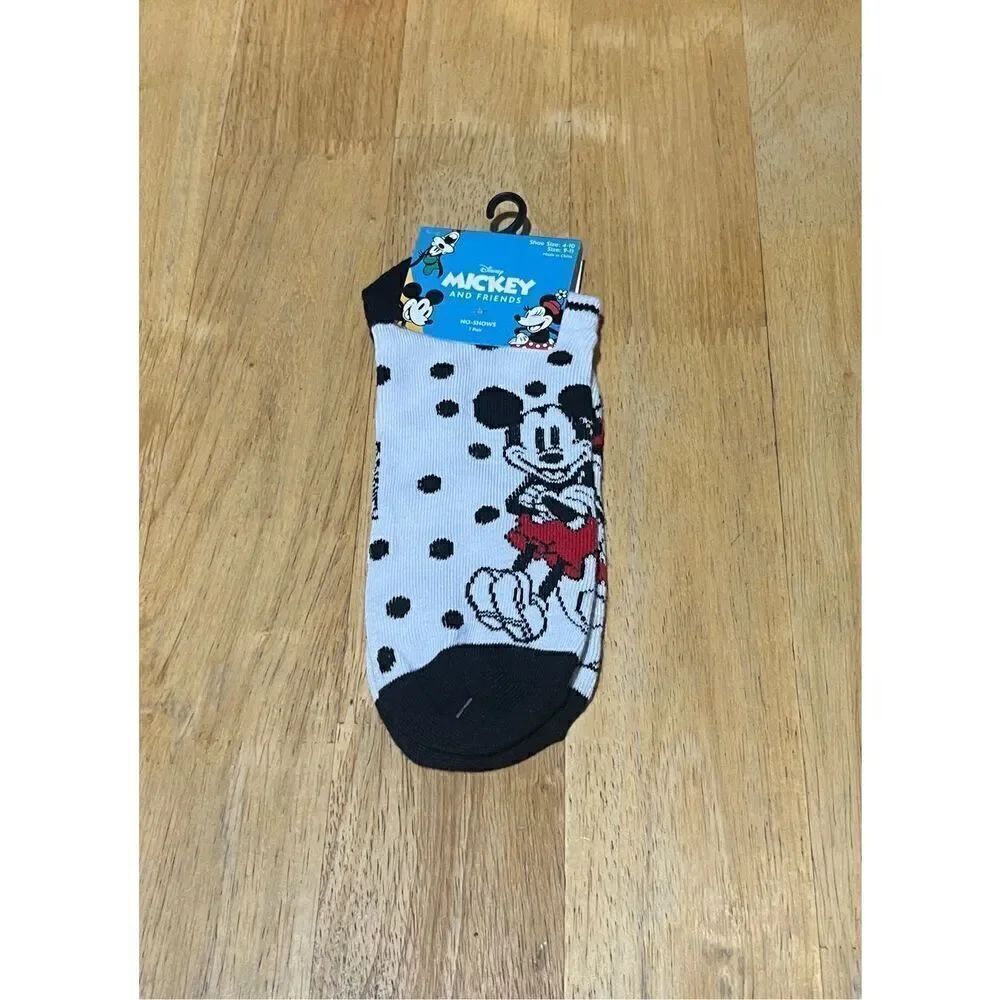 Disney Mickey And Friends Woman’s No Show Socks NEW